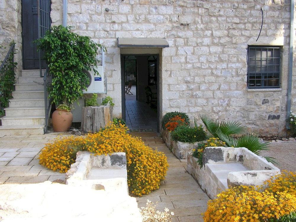 Отель Shulamit Yard Рош-Пинна Экстерьер фото