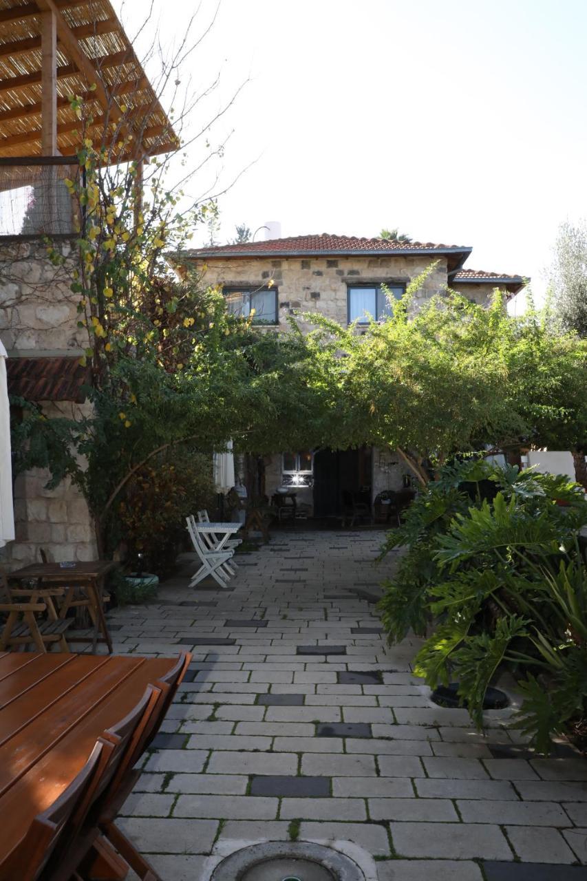 Отель Shulamit Yard Рош-Пинна Экстерьер фото